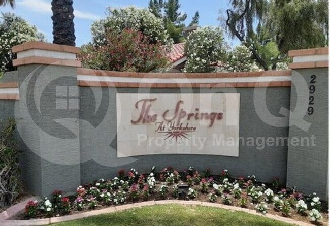 Building Photo - 2929 W Yorkshire Dr