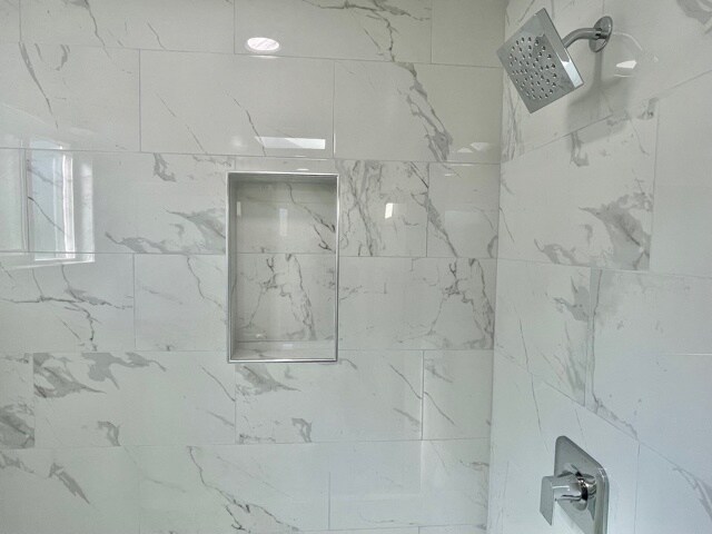 Building Photo - 934 Goodwin Ave