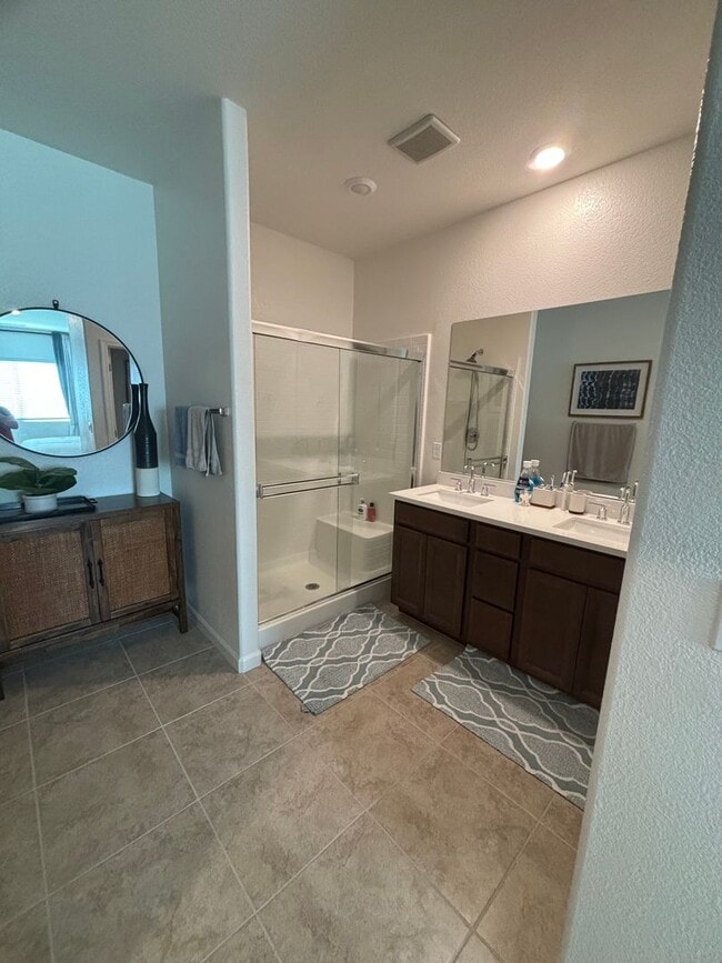 Building Photo - Breathtaking 4/2 Rancho Cordova Model w/TO...