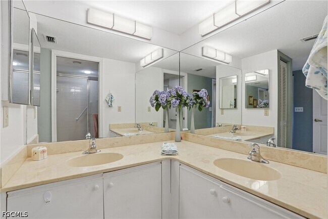 Building Photo - 5905 Trailwinds Dr