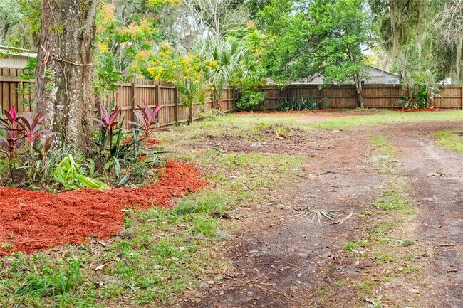 Building Photo - 245 S Rhodes St