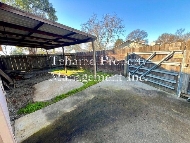 Building Photo - Beautiful 3 bedroom 2 bath home in Red Bluff