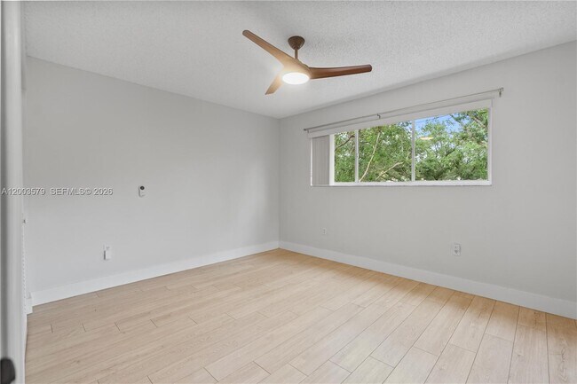 Building Photo - 237 NW 100th Ave