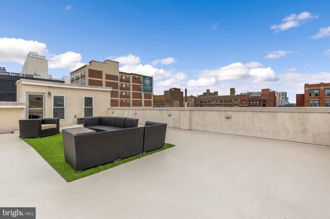 Building Photo - 1241 Buttonwood St