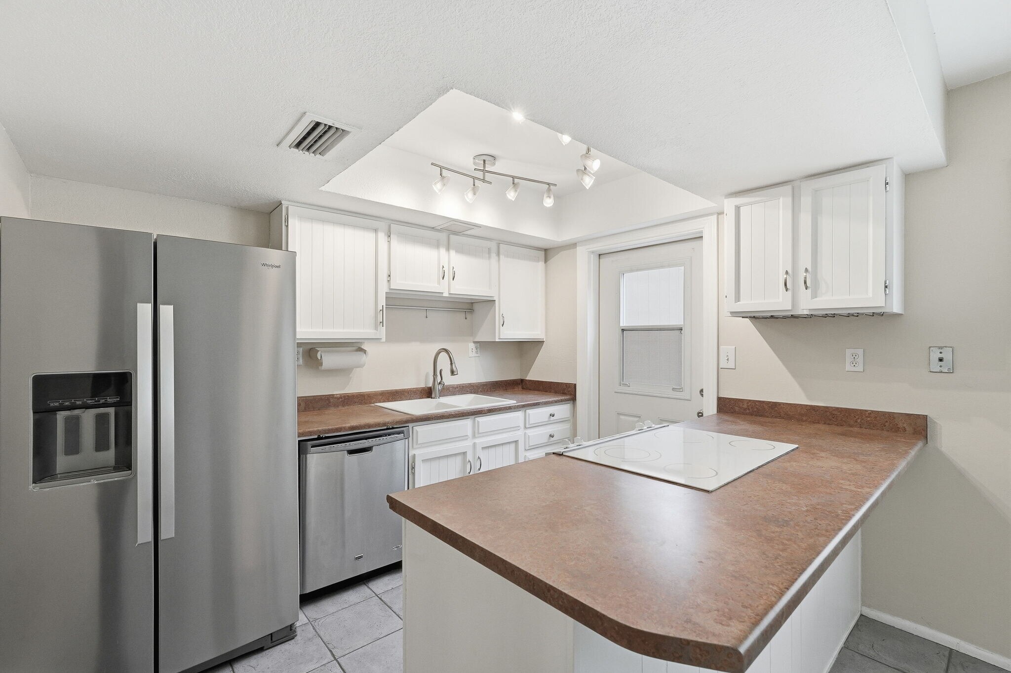 Building Photo - 31 W Pasadena Ave