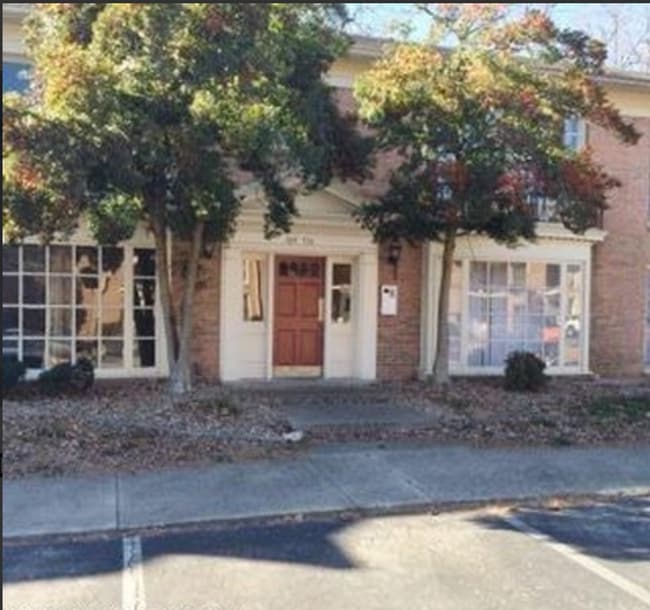 Primary Photo - 509 Highwood Dr