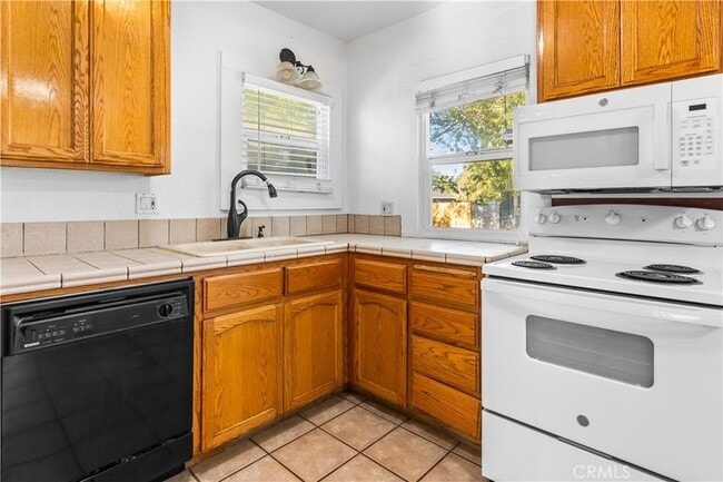 Building Photo - 77 E Main St