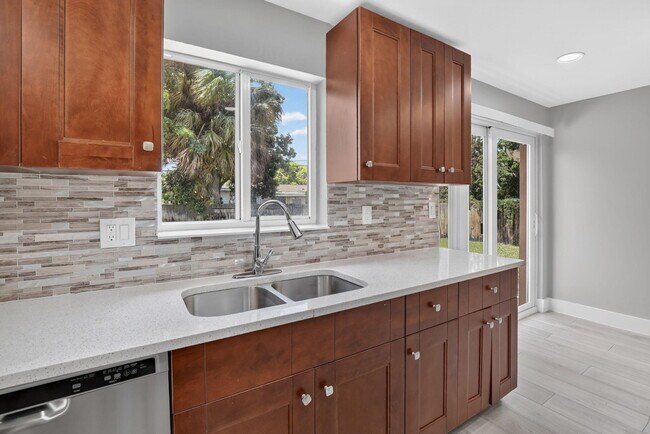 Building Photo - 6281 NW 14th Ct