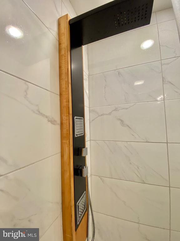 Building Photo - 2020 N Carlisle St