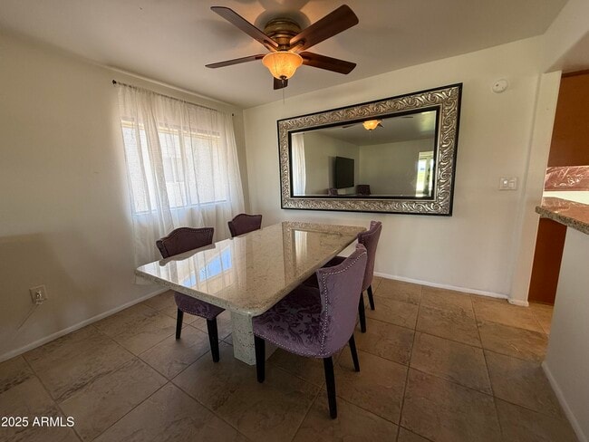 Building Photo - 10416 W Prairie Hills Cir