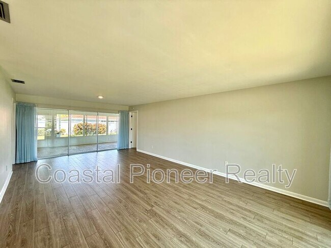 Building Photo - 14903 Imperial Point Dr N