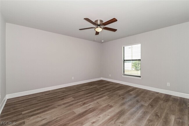 Building Photo - 2212 NE 7th Ave