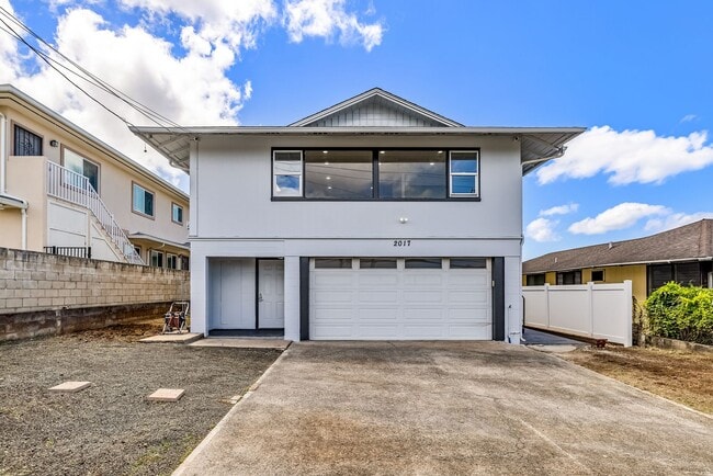 Primary Photo - Nuuanu - Renovated 5 bedroom, 2 bath singl...