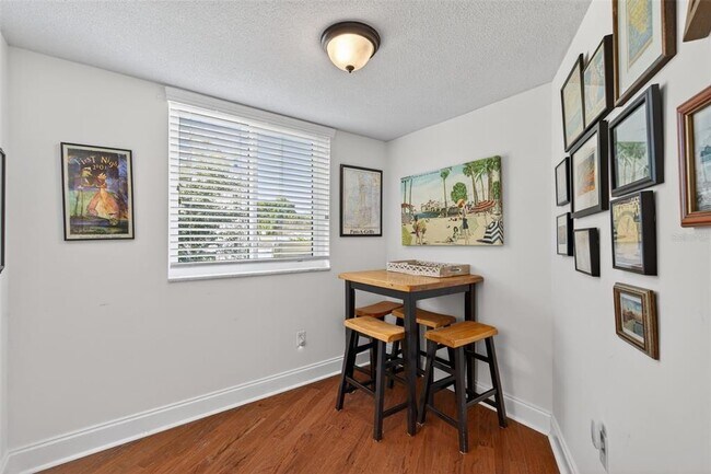 Building Photo - 1200 N Shore Dr NE