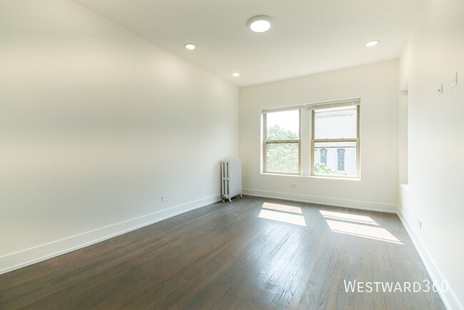 Building Photo - 6209 N Glenwood Ave