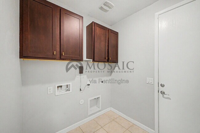Building Photo - 598 W Belmont Red Trail