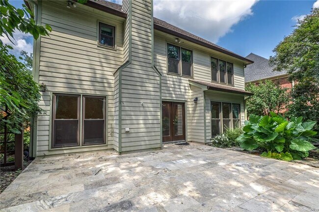 Building Photo - 1167 Druid Walk