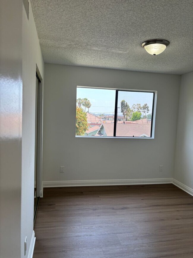 Building Photo - 627 Orange Grove Ave