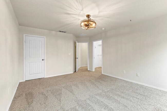 Building Photo - 304 E 94th St