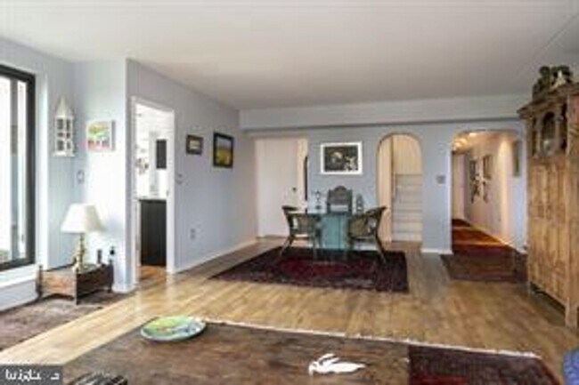 Building Photo - Bi-Level Penthouse with 3 Balconies & Delaware River Views | 3 Bed, 3 Bath | Society Hill