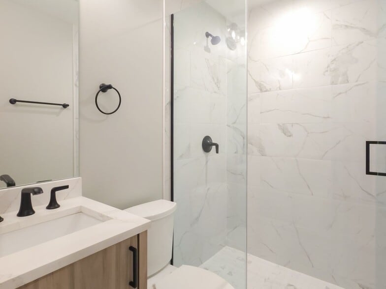 Building Photo - 2537 N Campbell Ave