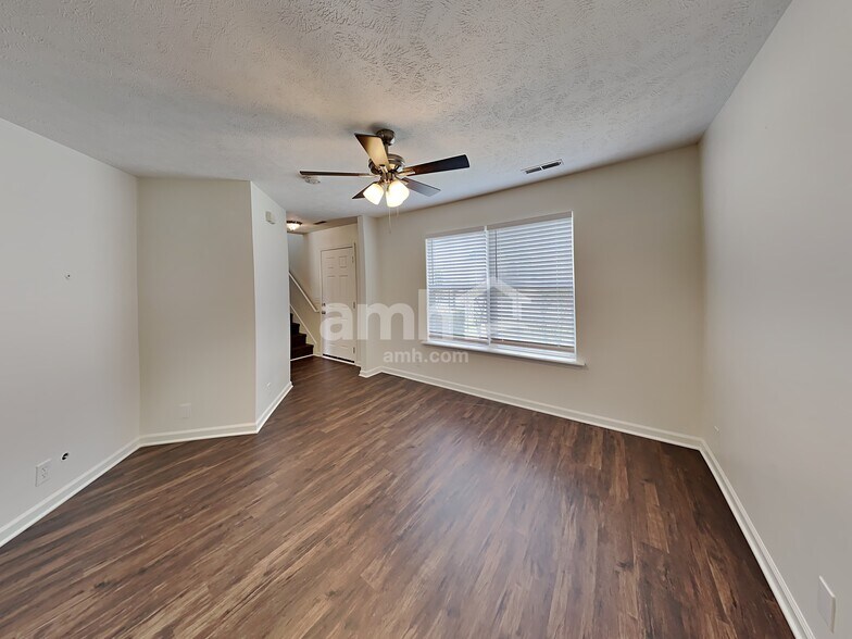 Building Photo - 7460 Maggie Dr