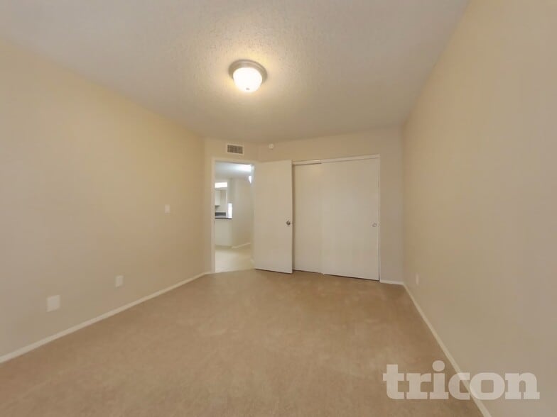 Building Photo - 7631 W Cheryl Dr