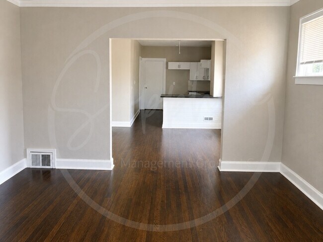 Building Photo - 1406 E 45th St