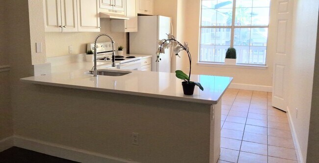Building Photo - FOR RENT!!!  Beautiful Pool View Wood Floors Condo @ Park North Downtown Orlando!