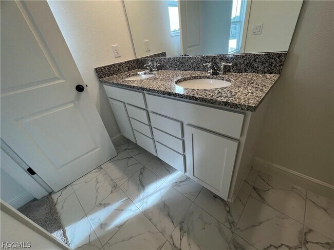 Building Photo - 6391 Brant Bay Blvd