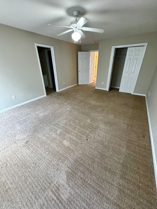 Building Photo - 128 N Springview Dr