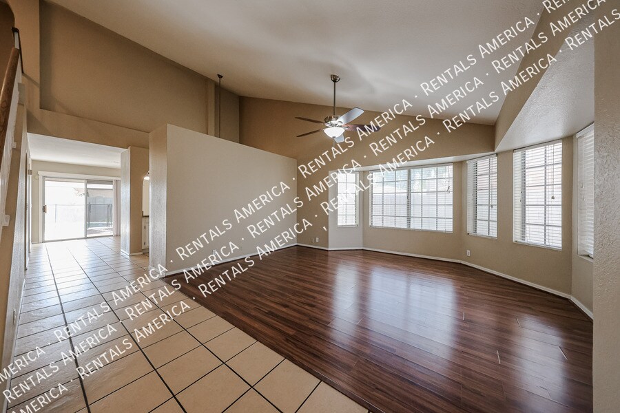 Building Photo - 6631 N 84th Dr