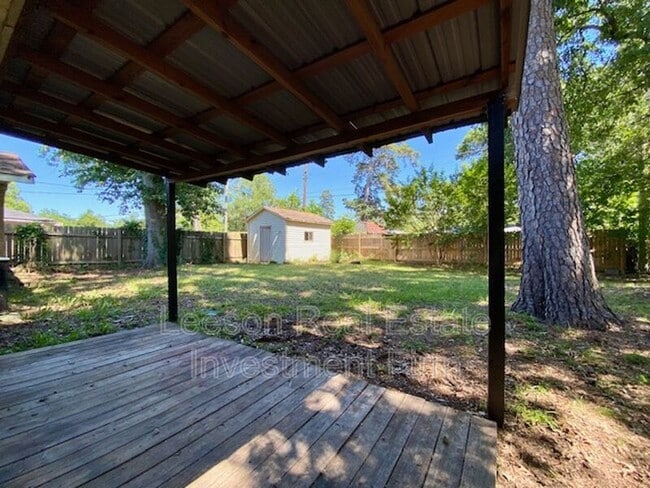 Building Photo - 121 Tooke Dr