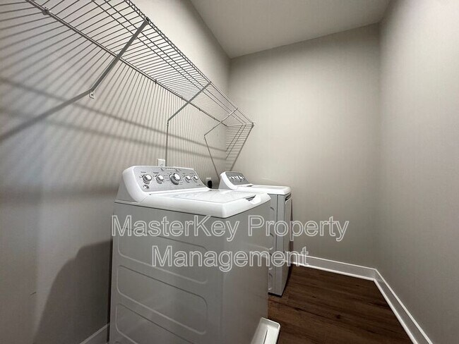 Building Photo - 1105 Tender Dr