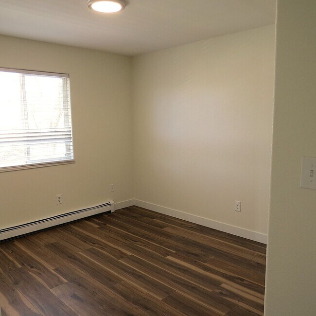 Building Photo - FREE RENT UNTIL THE END OF THE MONTH!!!