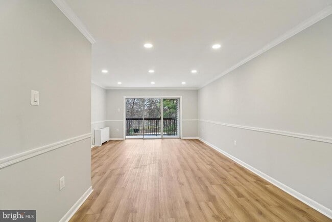 Building Photo - 10300 Westlake Dr