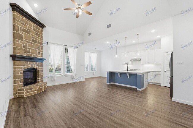 Building Photo - 5737 Miriam Dr