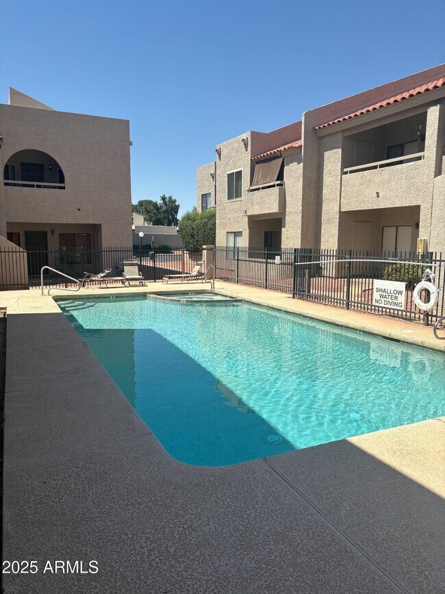 Building Photo - 11666 N 28th Dr