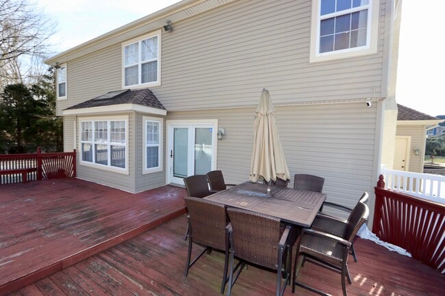 Building Photo - 2969 Columbia Dr