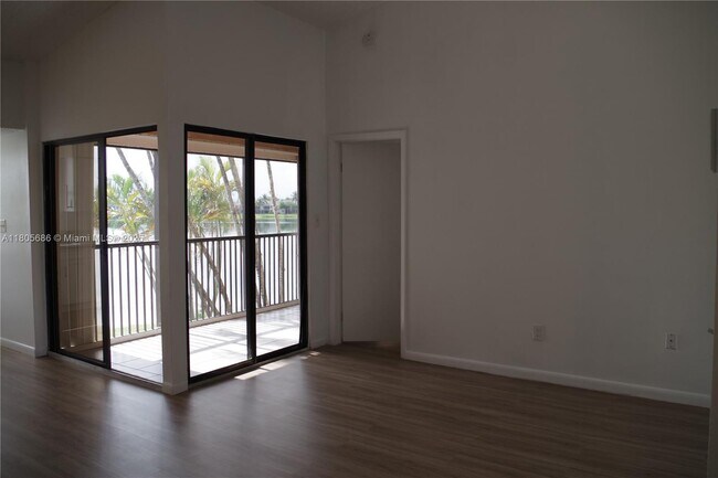 Building Photo - 1500 Jefferson Dr