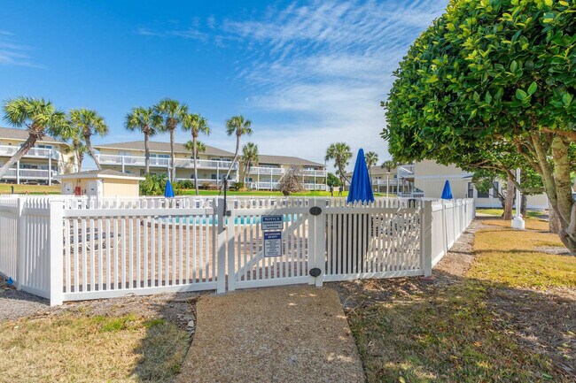 Building Photo - 775 Gulf Shore Dr