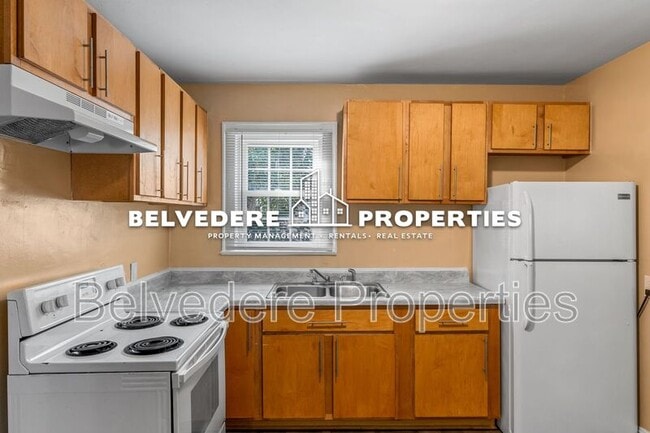 Building Photo - 437 24th St NW