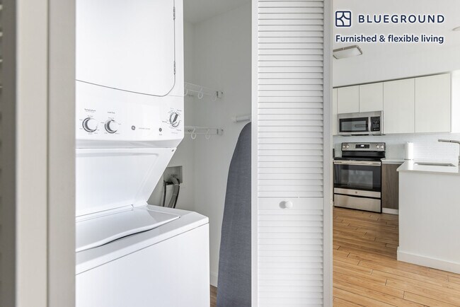 Building Photo - 1501 SW 37th Ave