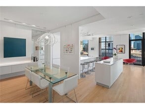 Building Photo - 201 S 11th St