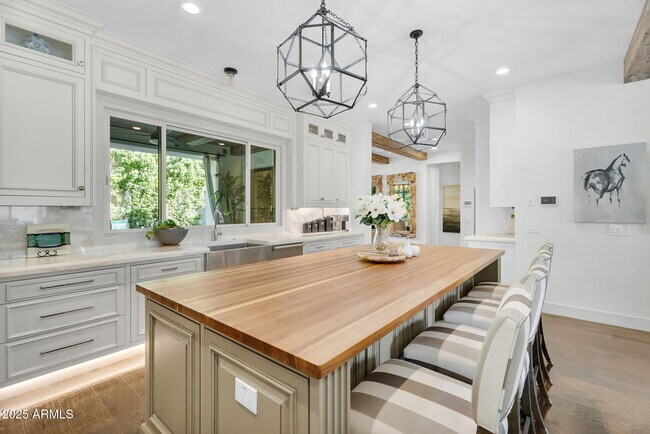 Building Photo - 3507 North 39th Pl