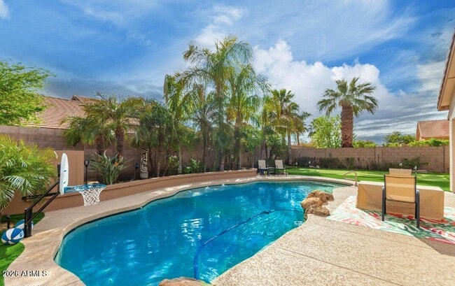 Building Photo - 7319 W Surrey Ave