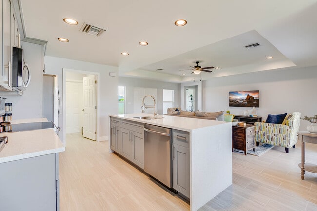 Building Photo - 1621 NE 17th Terrace