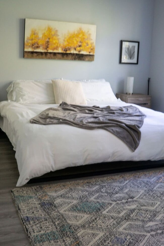 Building Photo - Modern Charm in the Country - Available Un...