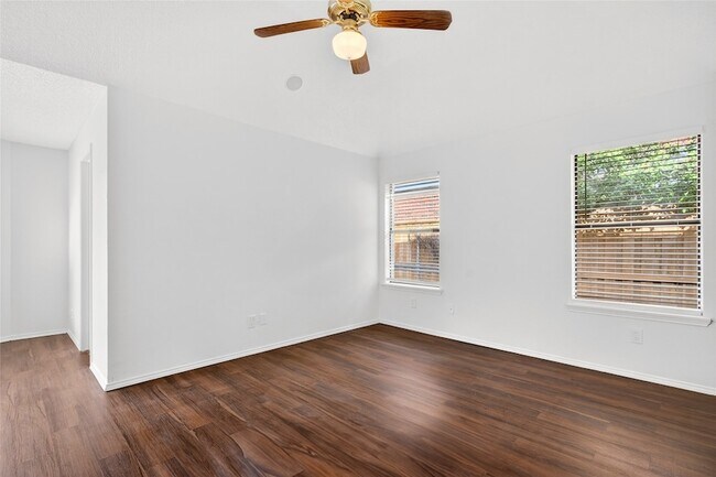 Building Photo - 1617 Briargrove Dr