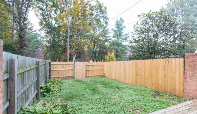 Building Photo - 2180 Kingsbrook Dr